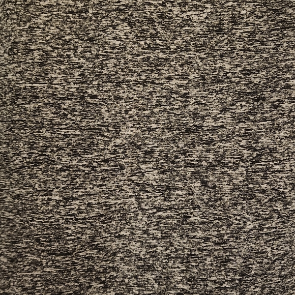 Mayo Clinic Long sleeve 1/4 zip Top Heather Grey and Black Large - Picture 8 of 9